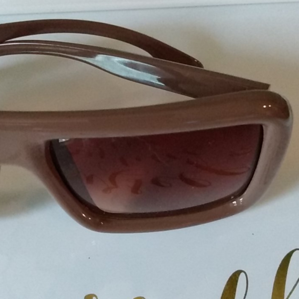 Sunglasses - Picture 7 of 7